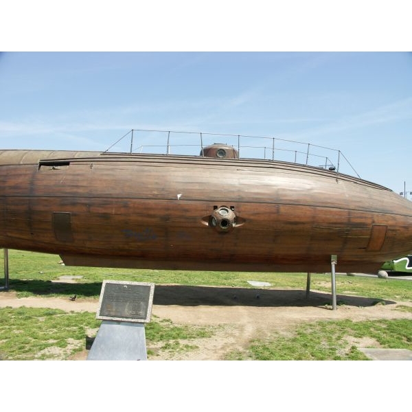 Ictineu II Submarine